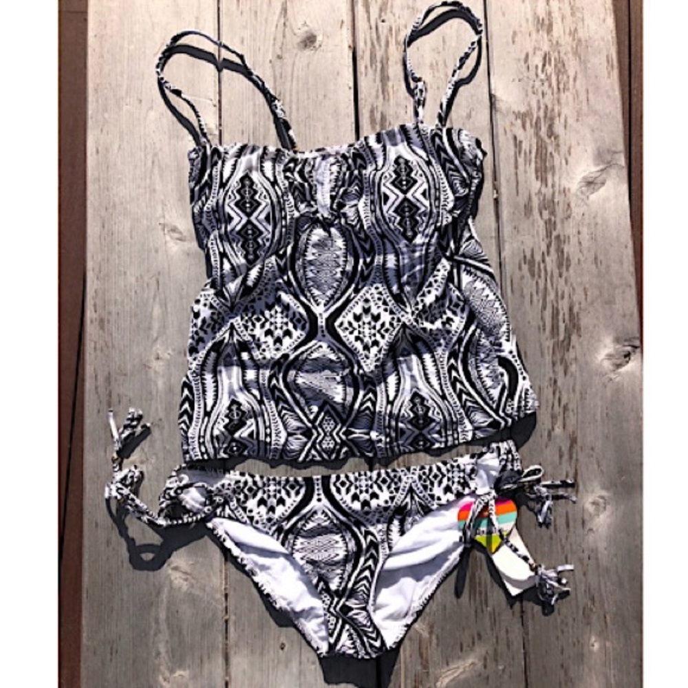 🐚NWT Raisins tankini, size M, removable straps🐚